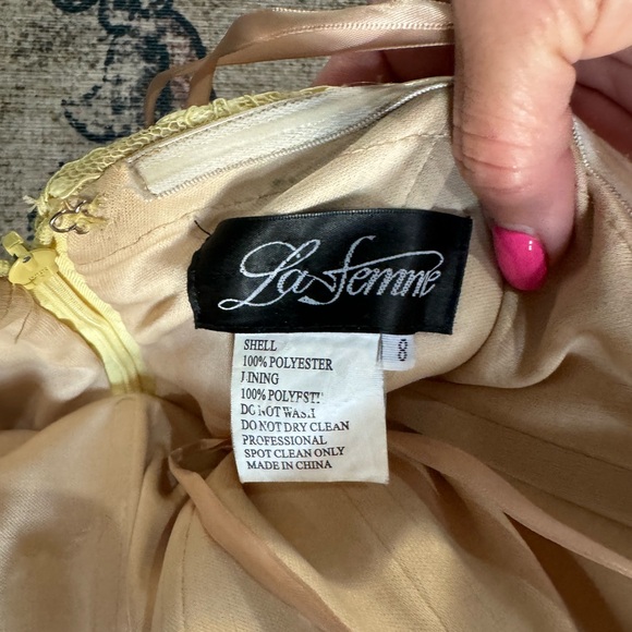 Beautiful Yellow / Nude formal Gown size 8 with a good stretch - Picture 3 of 8